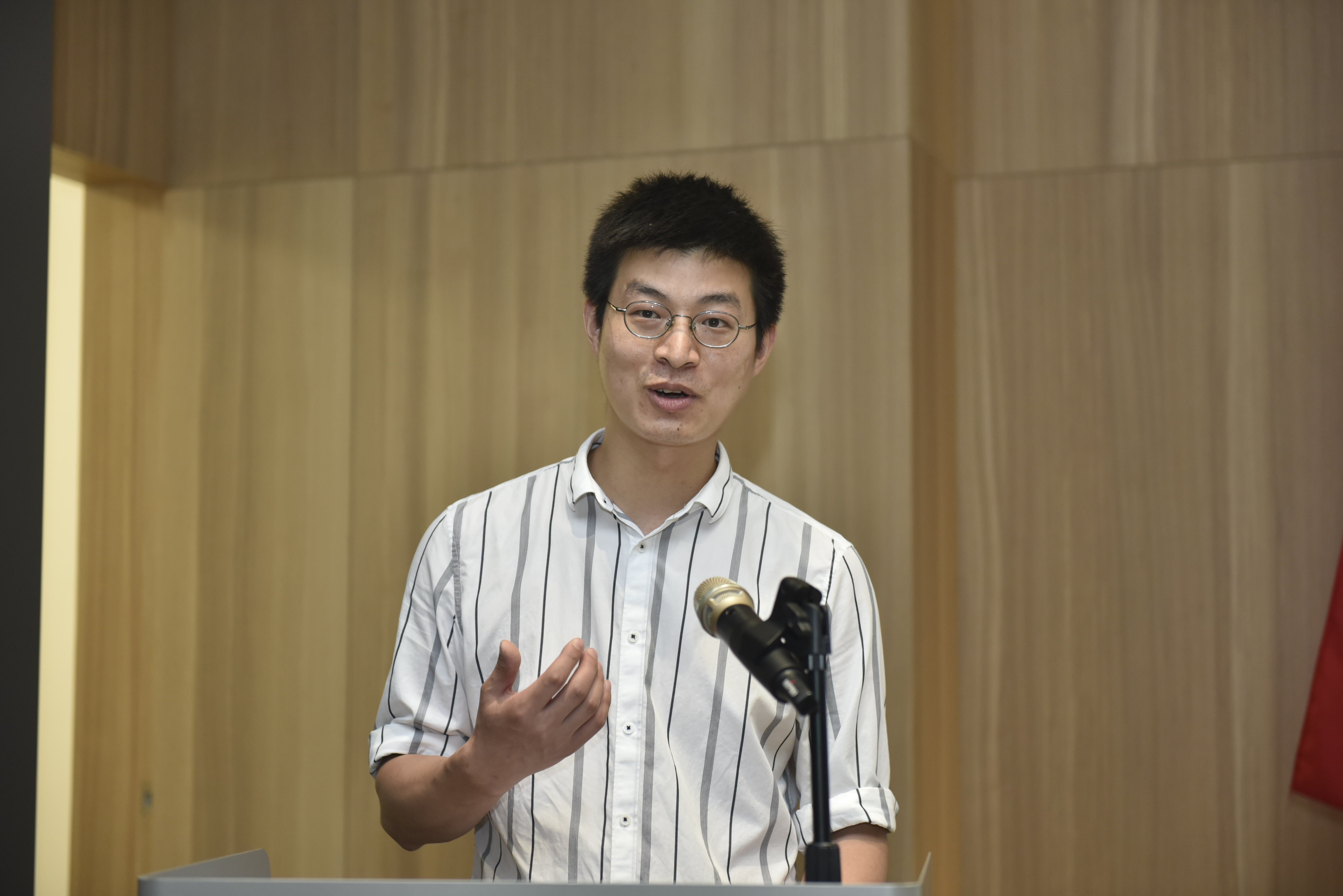1行政中心黄笛.JPG